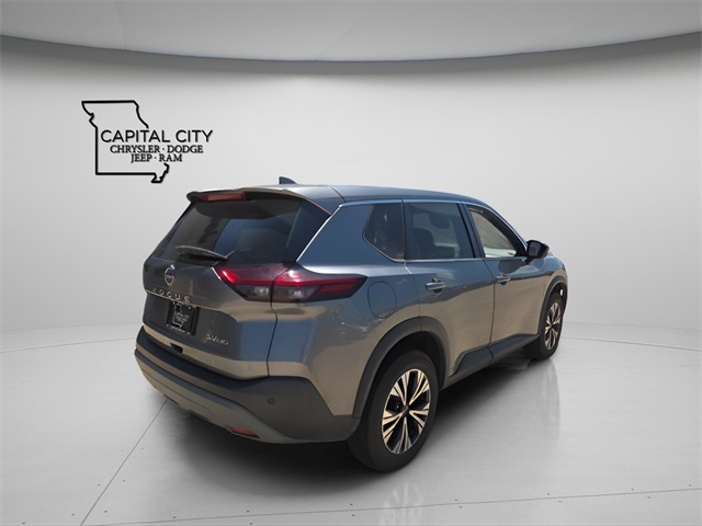 2022 Nissan Rogue SV photo 6