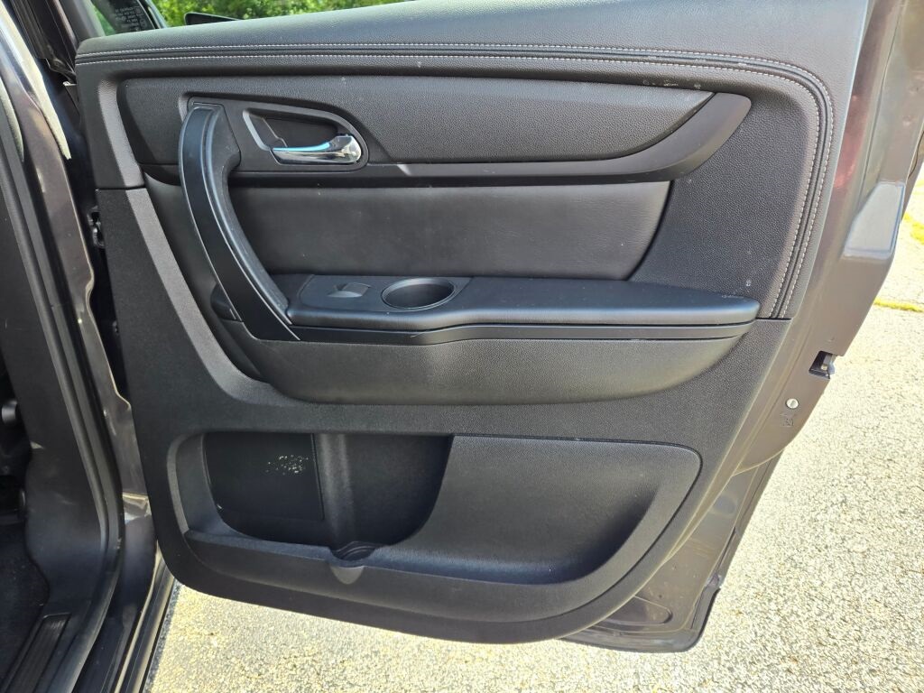 2015 Gmc Acadia SLE photo 8