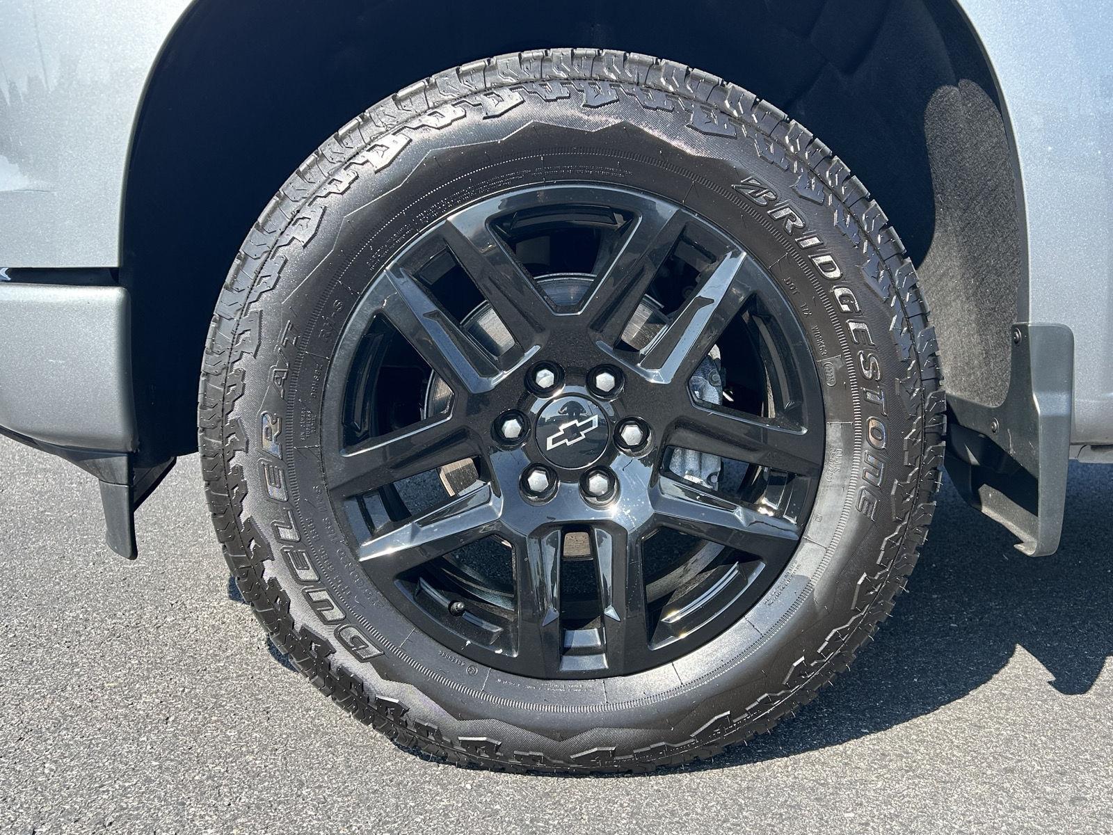 2023 Chevrolet Silverado 1500 RST photo 6