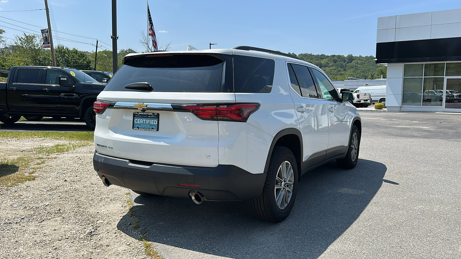 2023 Chevrolet Traverse Leather photo 2
