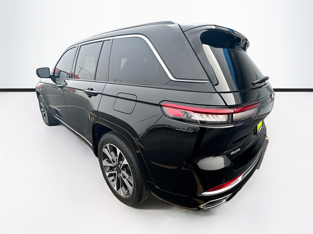 2022 Jeep Grand Cherokee Overland photo 3