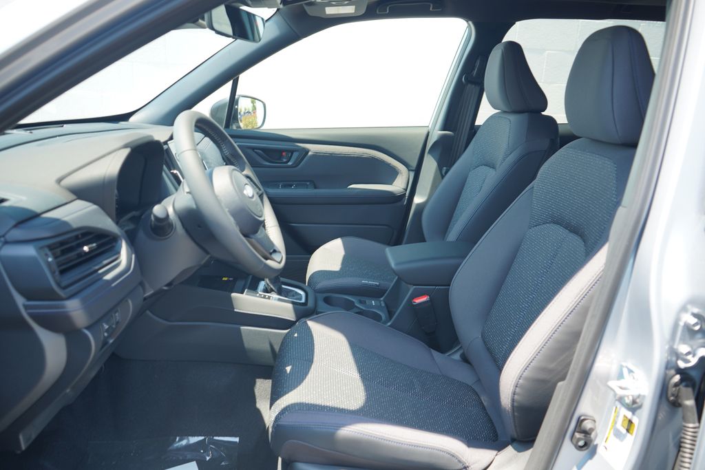 2025 Subaru Forester Premium photo 5
