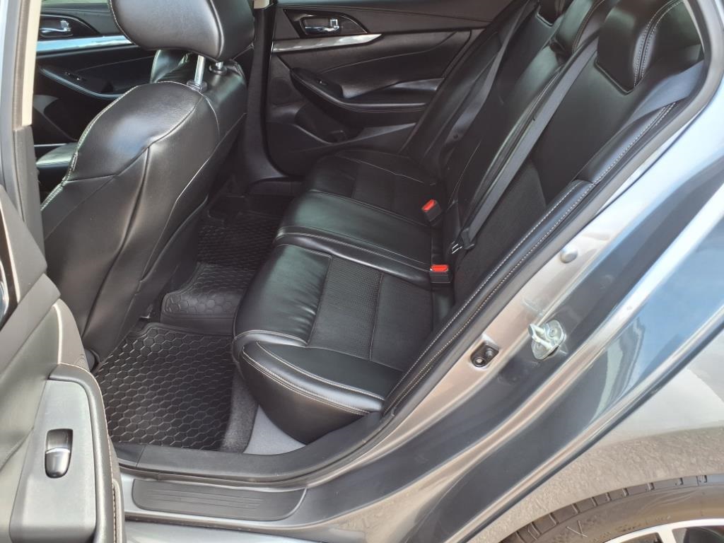 2021 Nissan Maxima SV photo 11