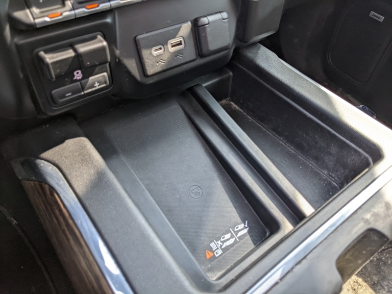 2019 Chevrolet Silverado 1500 High Country photo 18