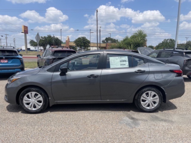 2025 Nissan Versa 1.6 S photo 4