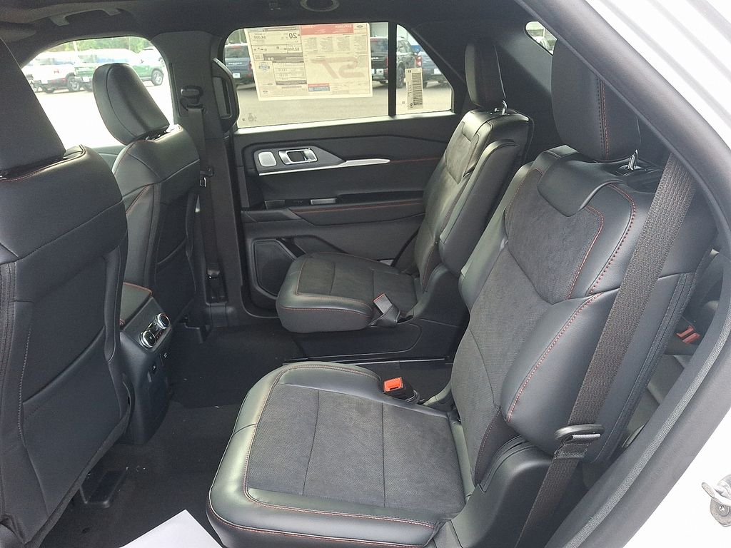2026 Ford Explorer ST photo 4