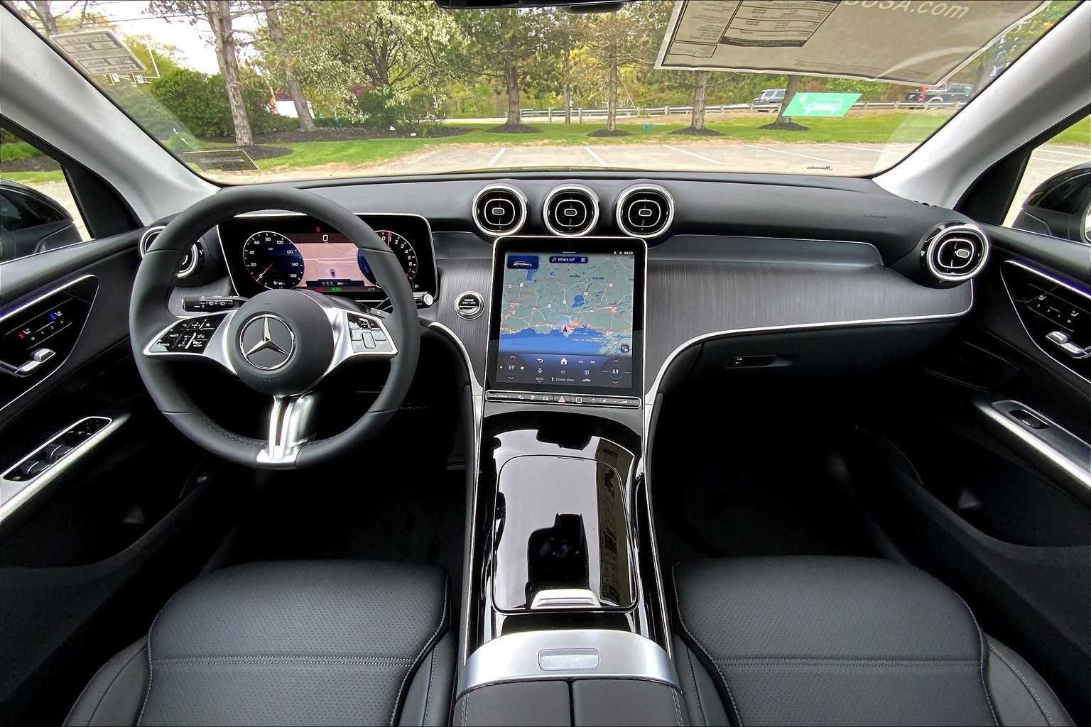 2025 Mercedes Benz GLC 350e 4MATIC photo 4
