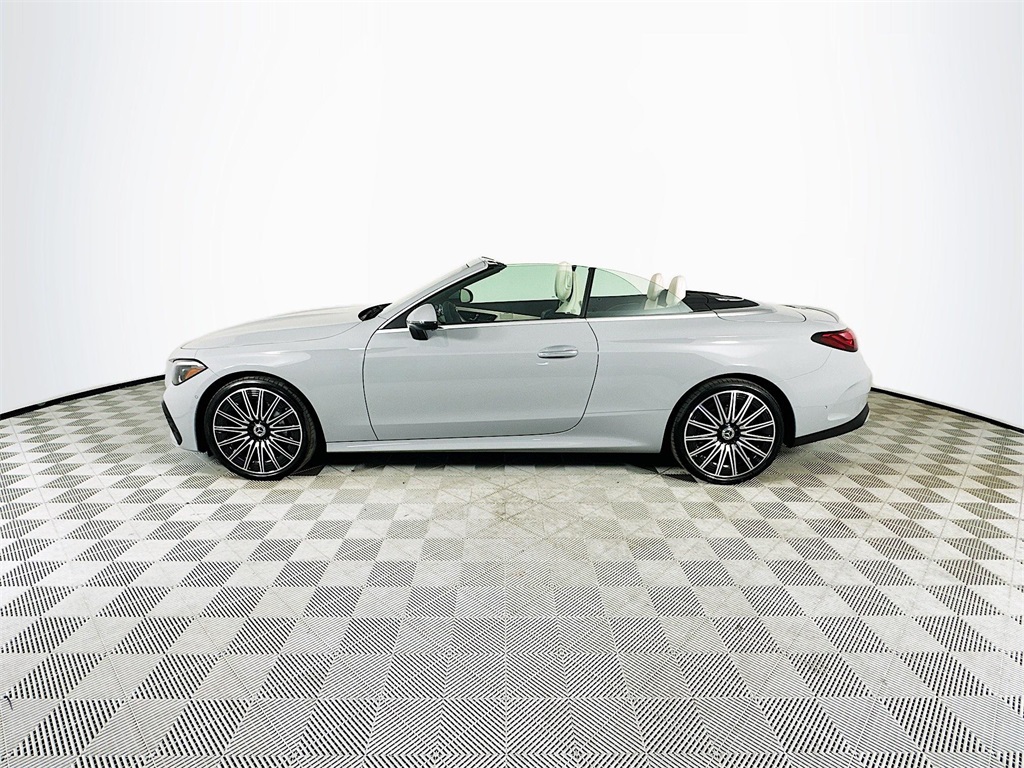 2026 Mercedes Benz CLE 300 4MATIC Cabriolet photo 4