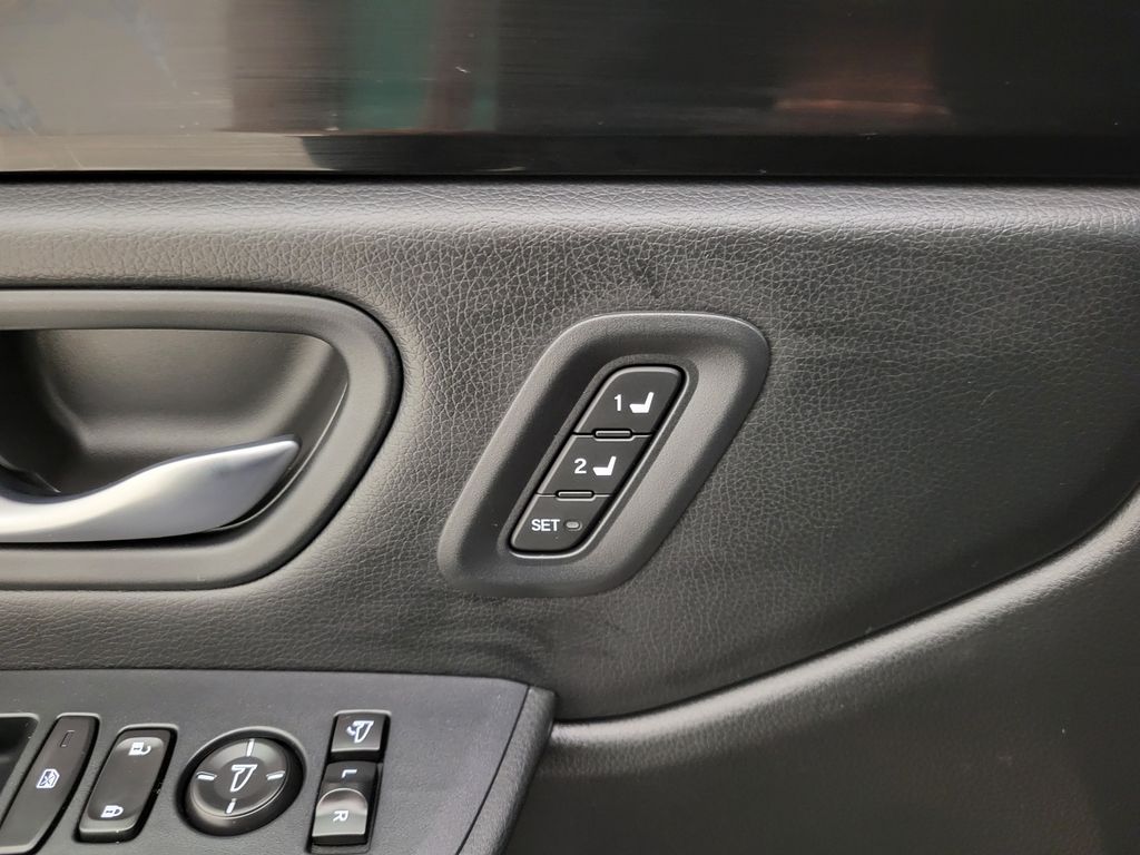 2025 Honda Pilot TrailSport photo 3