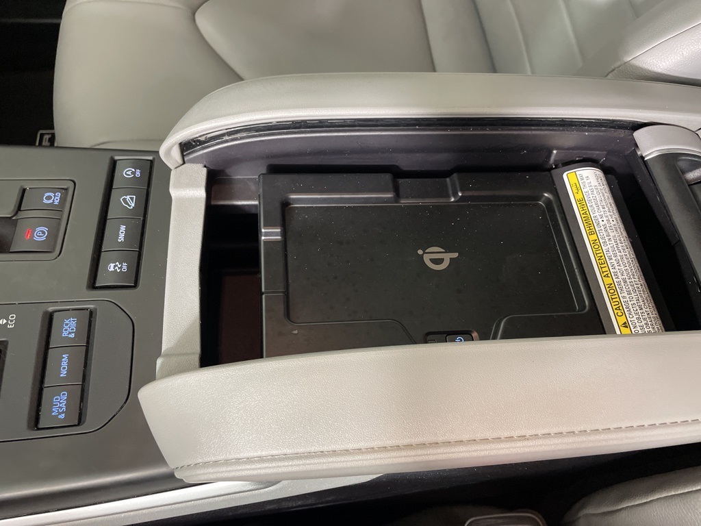 2021 Toyota Highlander XLE photo 32