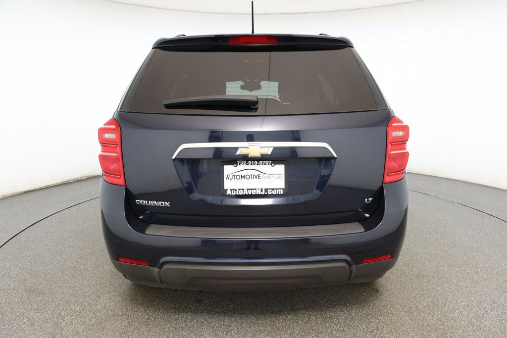 2017 Chevrolet Equinox LT photo 5