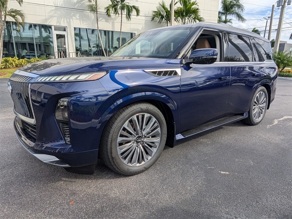 2026 Infiniti QX80 Luxe photo 3