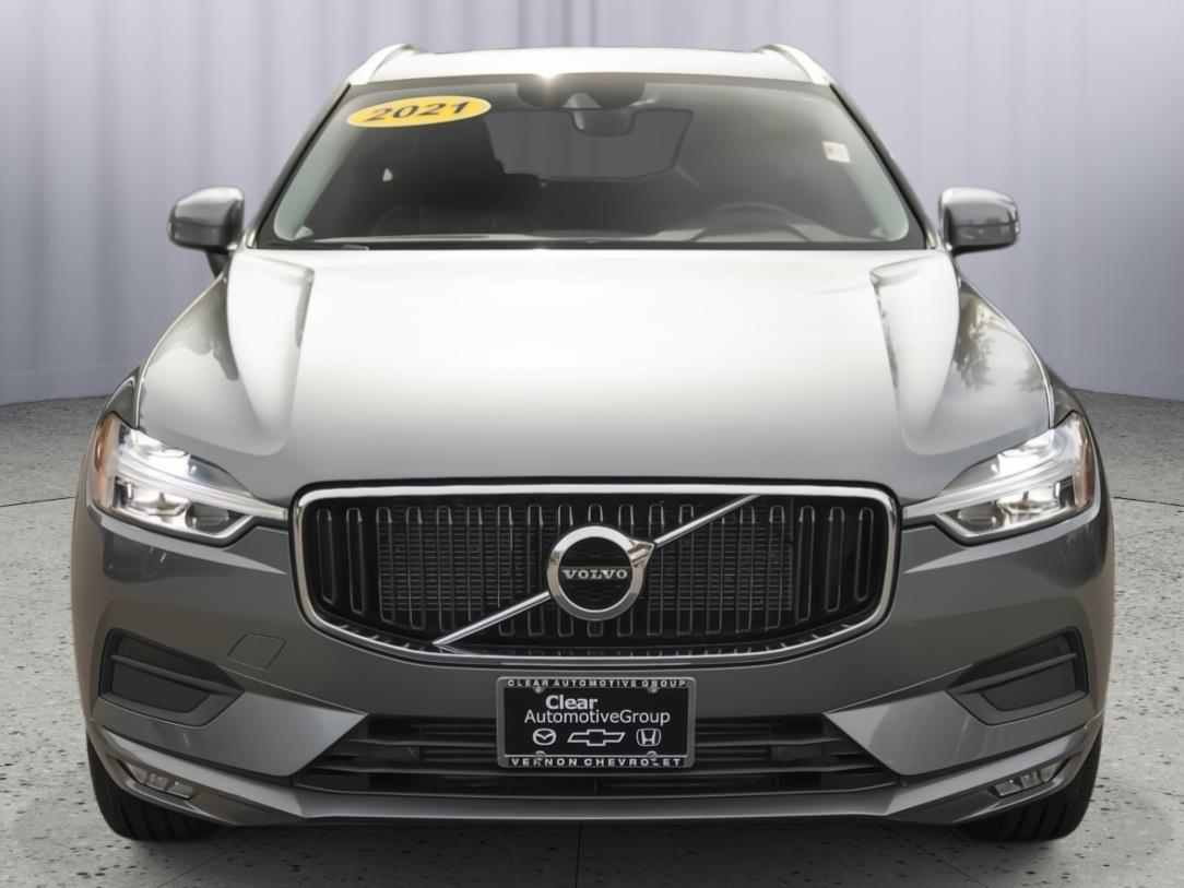 2021 Volvo XC60 Momentum photo 13