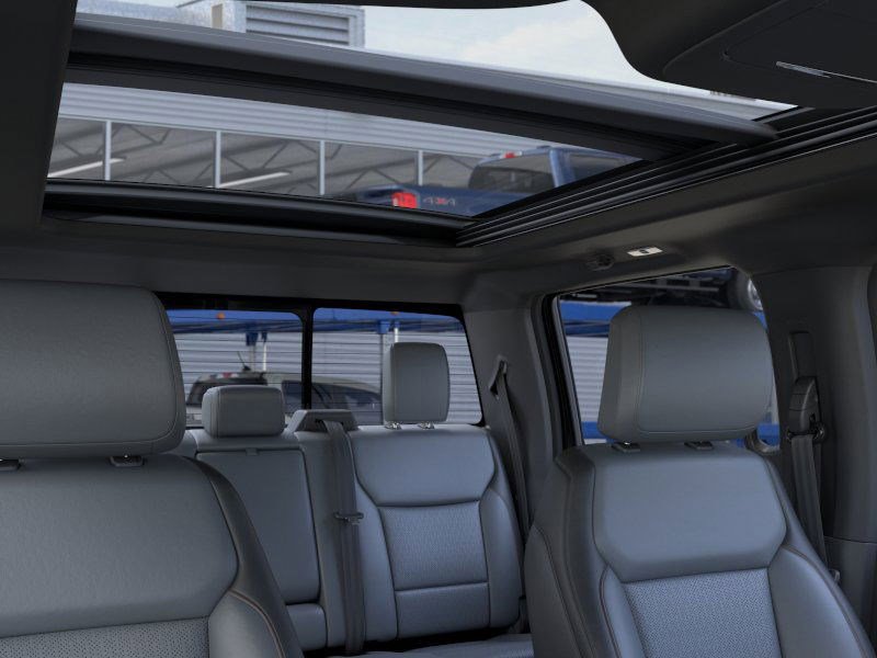 2025 Ford F-150 Lightning Lariat photo 5