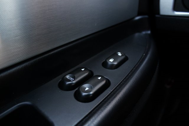 2005 Ford Thunderbird Base photo 15
