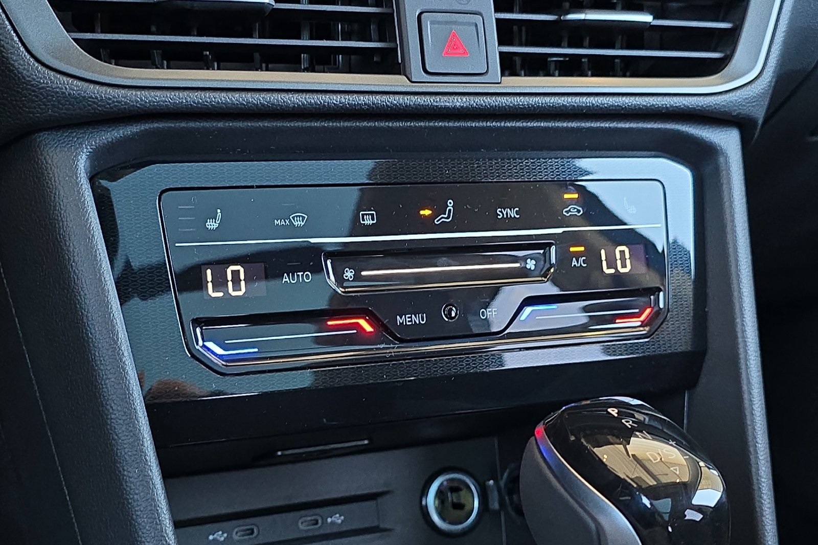 2025 Volkswagen Taos SE photo 19