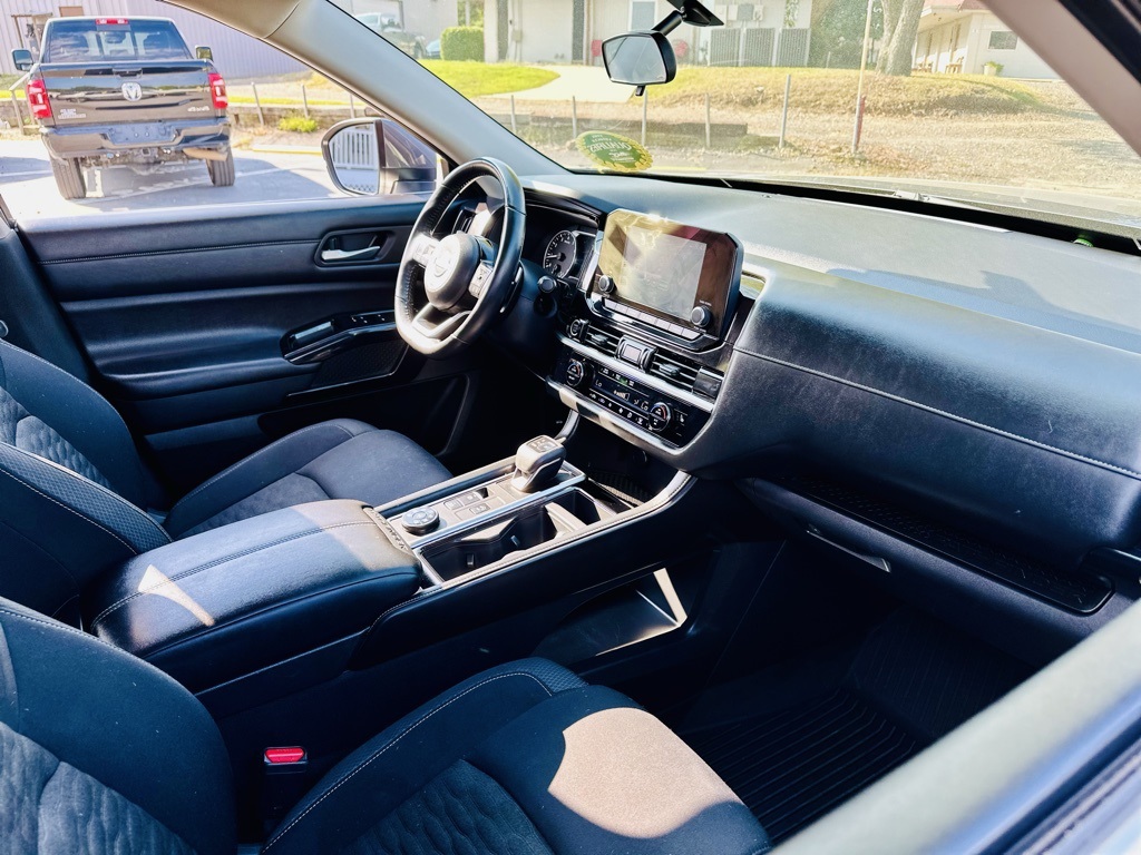 2022 Nissan Pathfinder SV photo 14