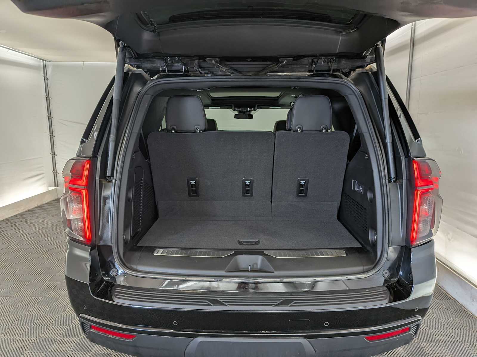 2024 Chevrolet Tahoe RST photo 32