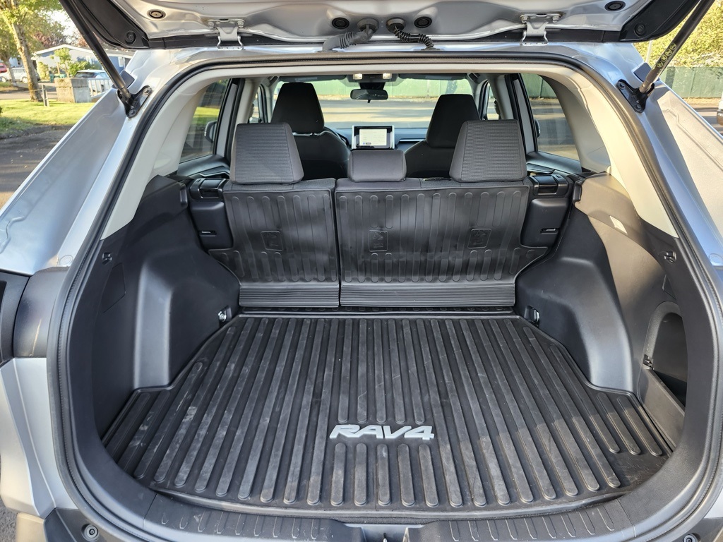 2023 Toyota RAV4 Hybrid LE photo 20