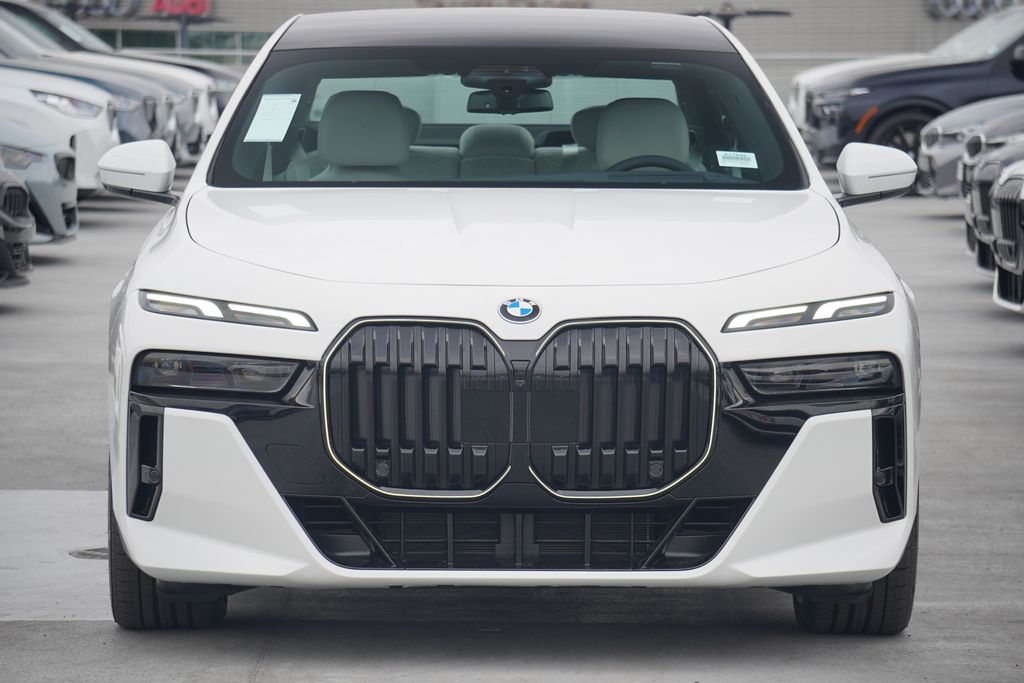 New 2025 Alpine White BMW 760i xDrive image 2