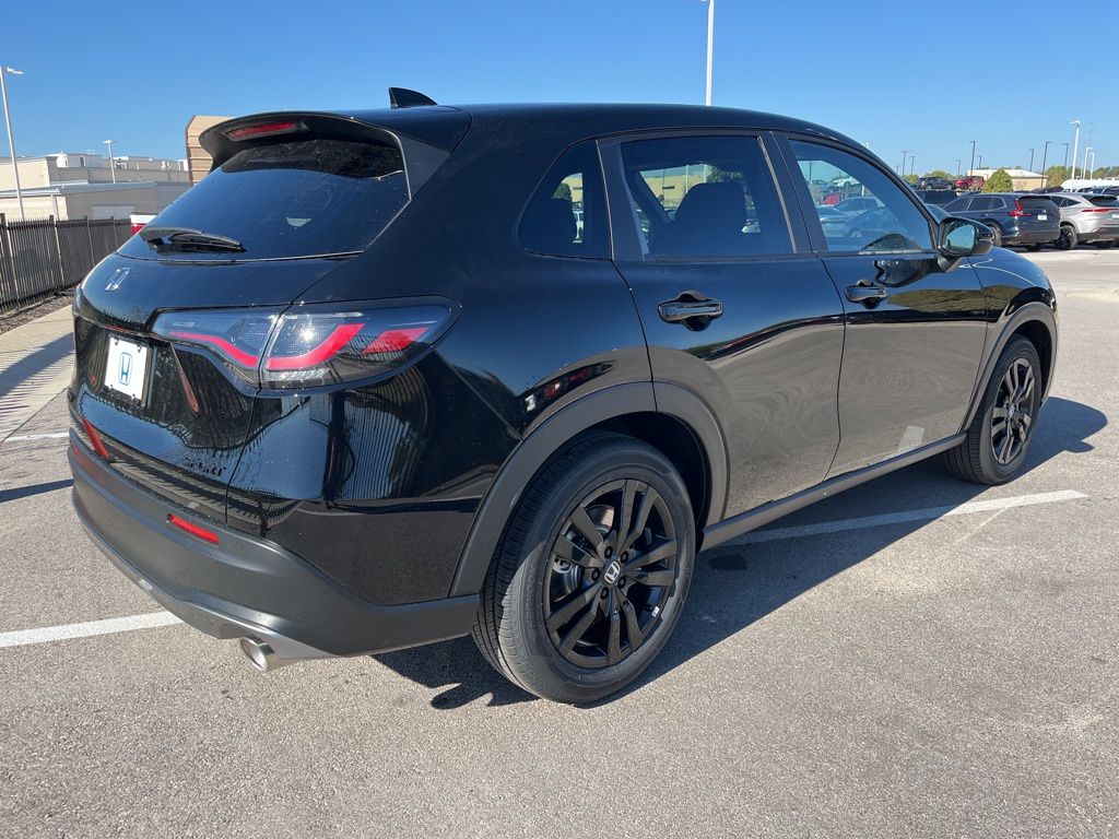 2026 Honda HR-V Sport photo 3