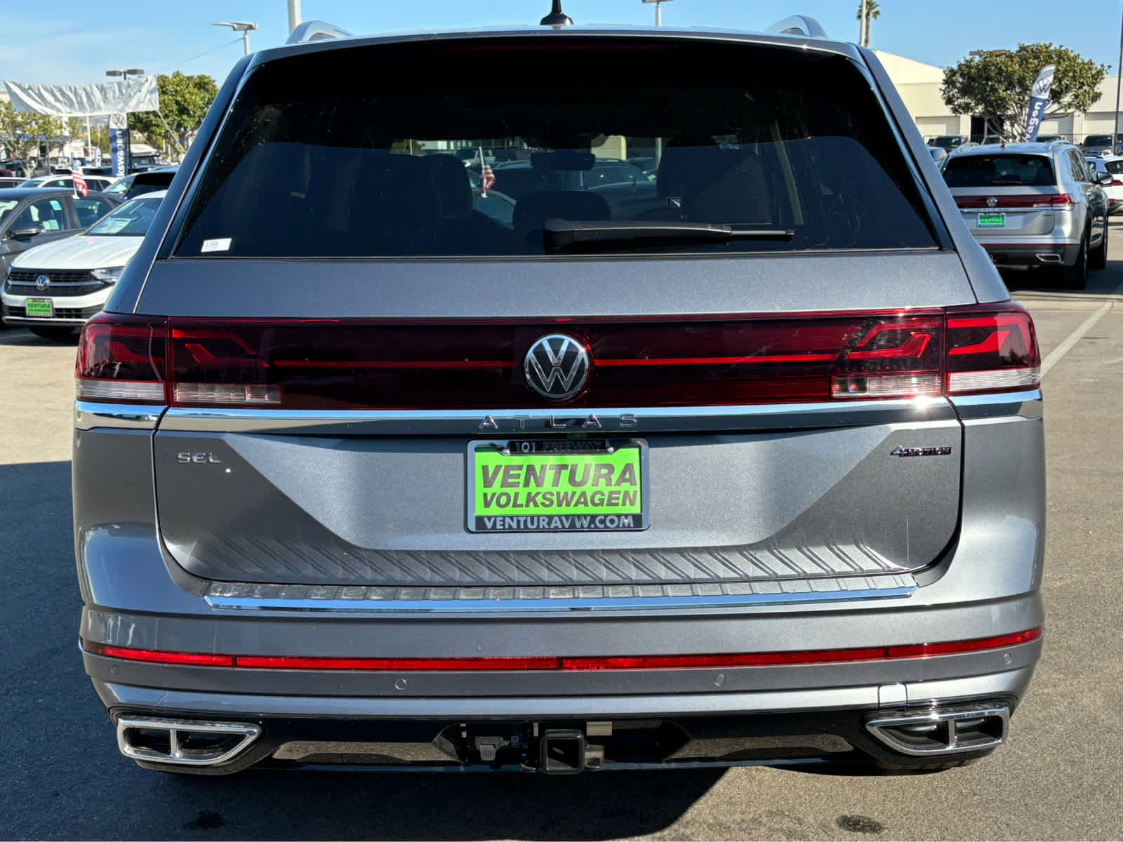 2025 Volkswagen Atlas SEL Premium R-Line photo 4