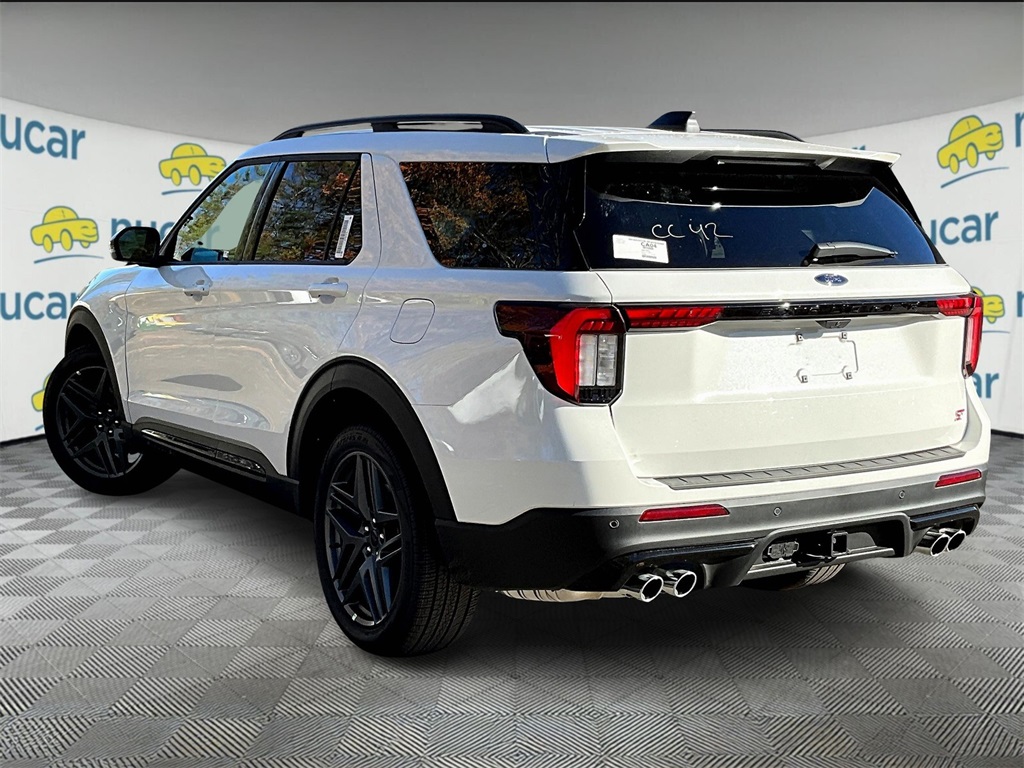 2026 Ford Explorer ST photo 2