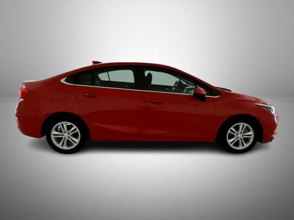 2016 Chevrolet Cruze LT photo 4
