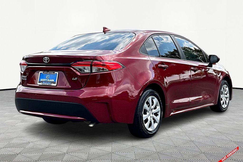 2022 Toyota Corolla LE photo 5