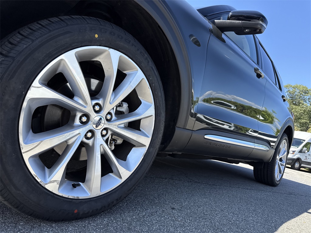 2025 Ford Explorer ST-Line photo 9