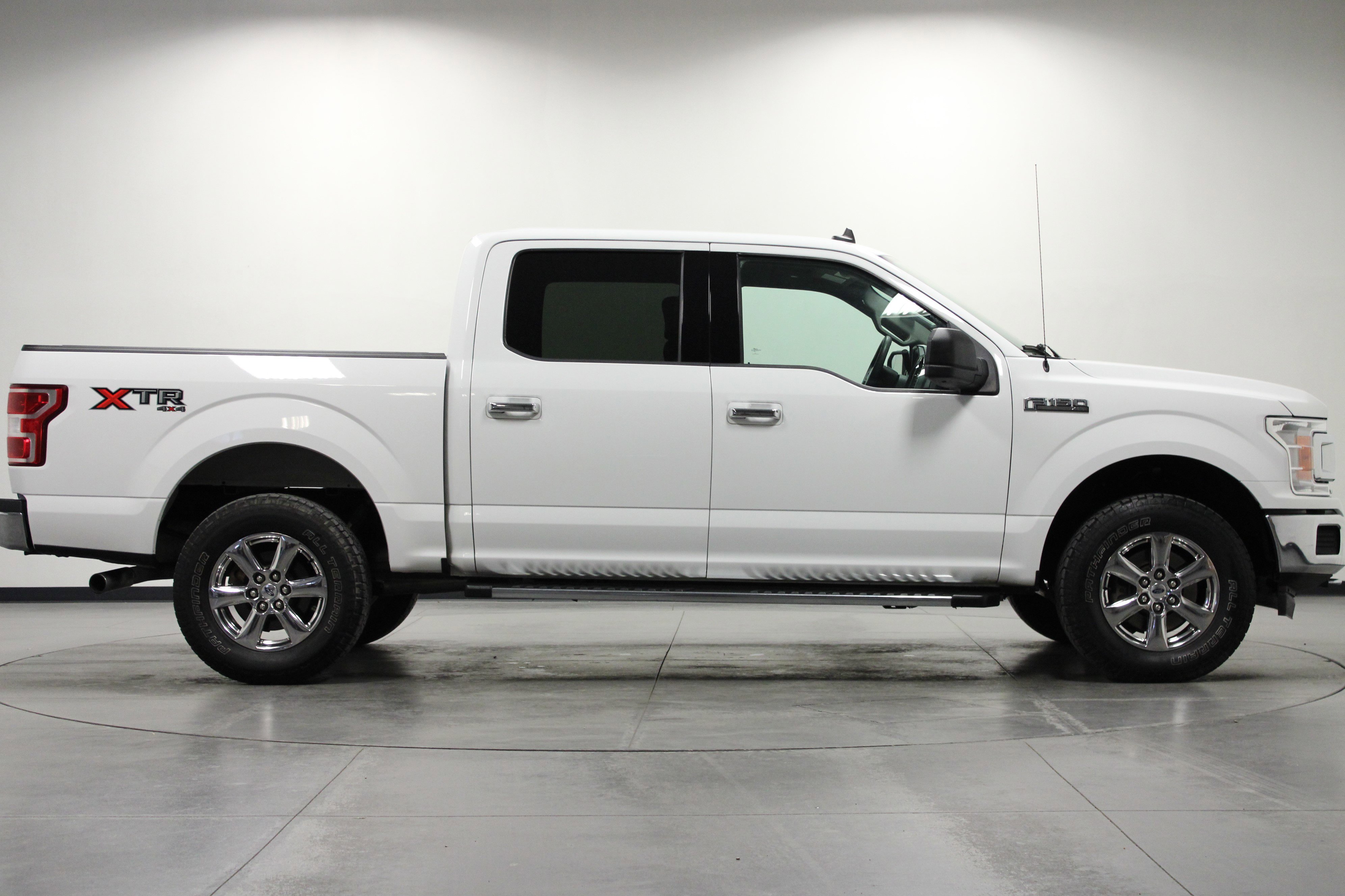2019 Ford F-150 XLT photo 2