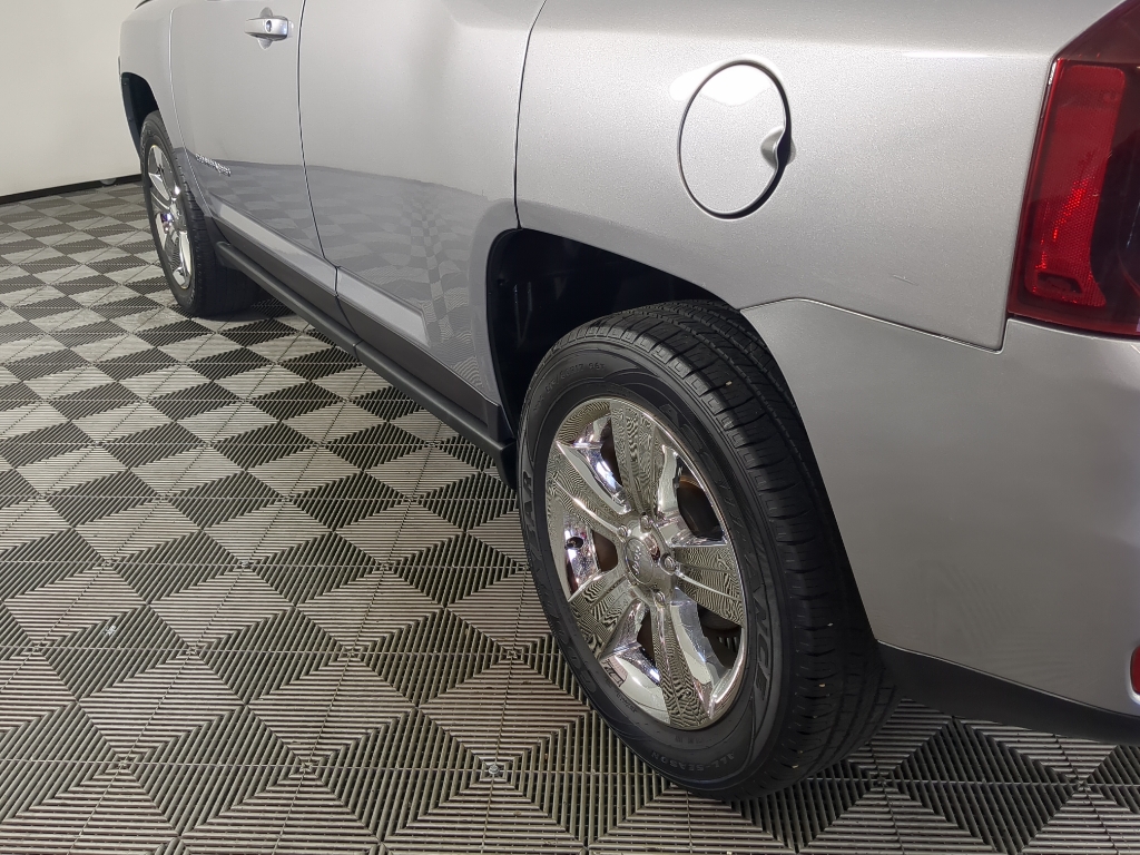 2016 Jeep Compass Sport photo 4