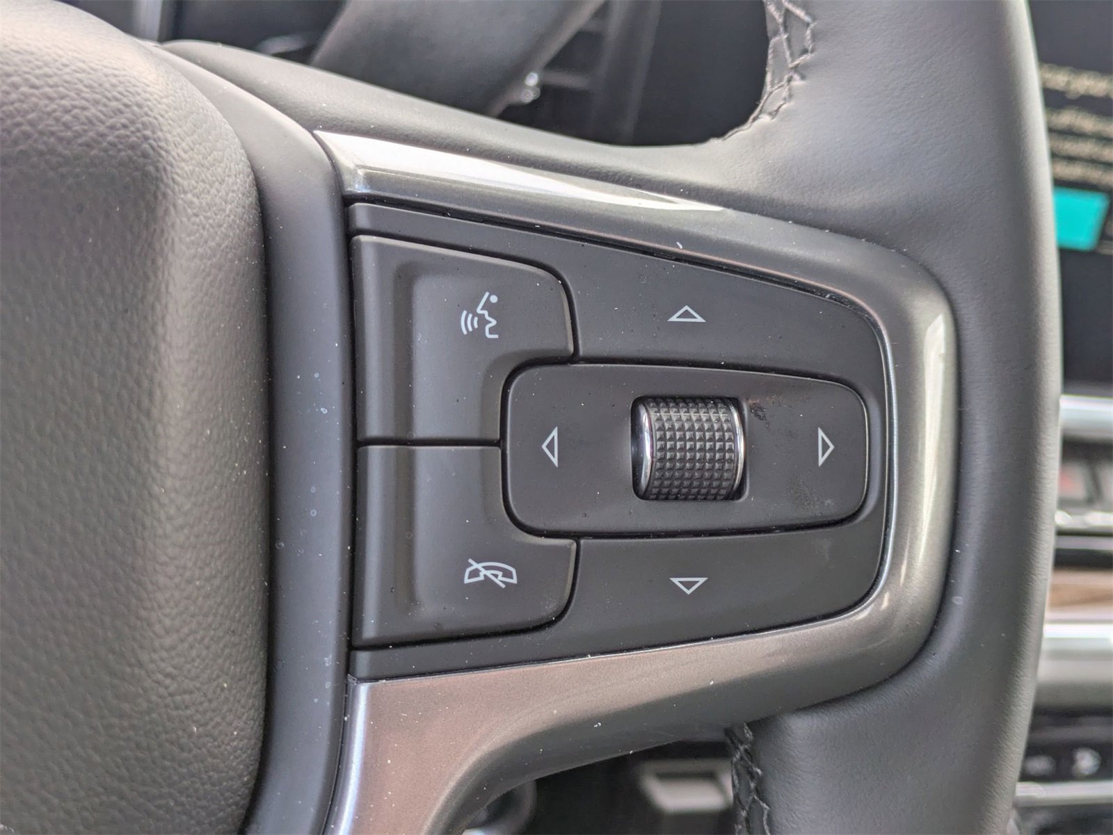 2025 Chevrolet Silverado 1500 LT photo 23