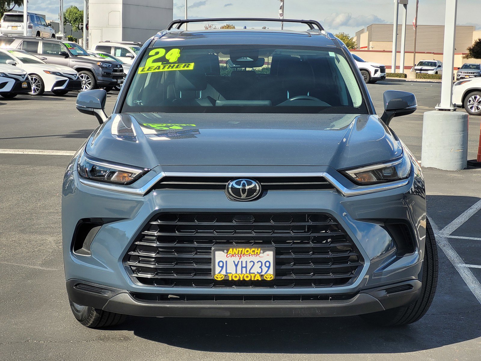 2024 Toyota Grand Highlander Limited photo 2