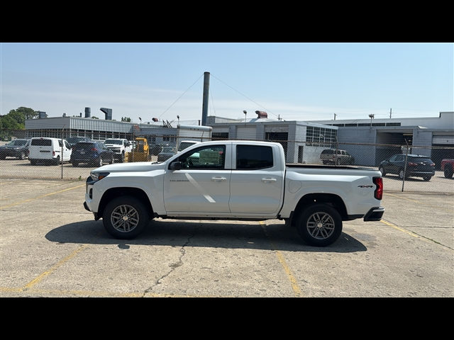 2025 Chevrolet Colorado Work Truck LT photo 4
