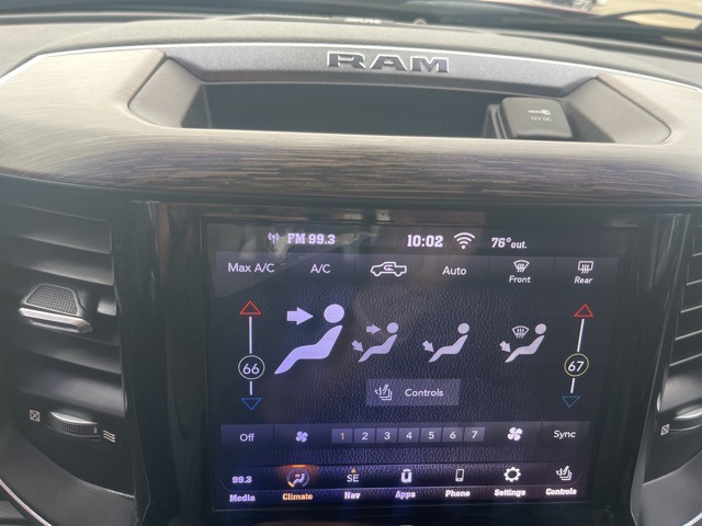2019 Ram 2500 Laramie photo 18