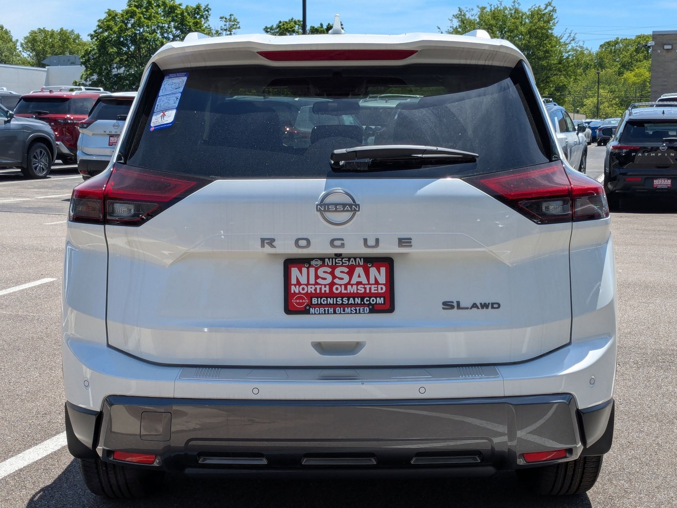 2025 Nissan Rogue SL photo 6