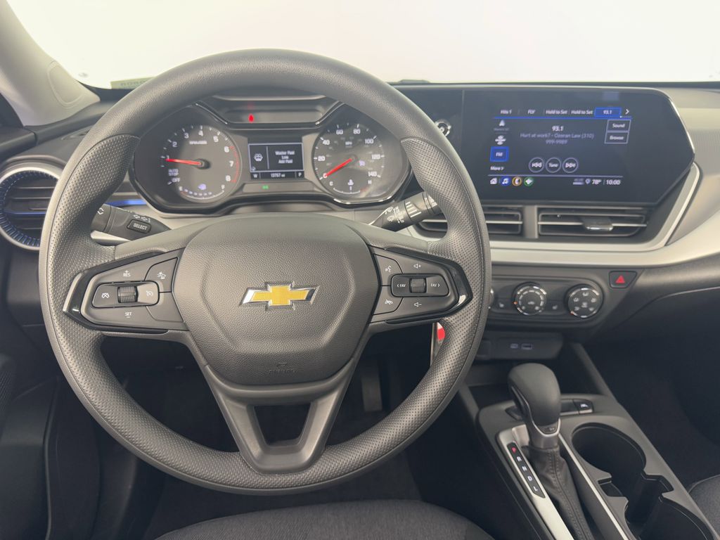 2024 Chevrolet Trax LS photo 20