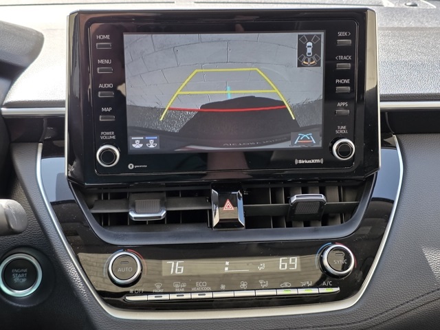 2022 Toyota Corolla Cross XLE photo 18