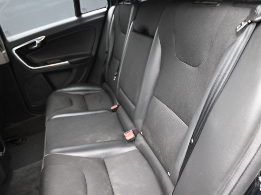 2016 Volvo V60 T5 photo 3
