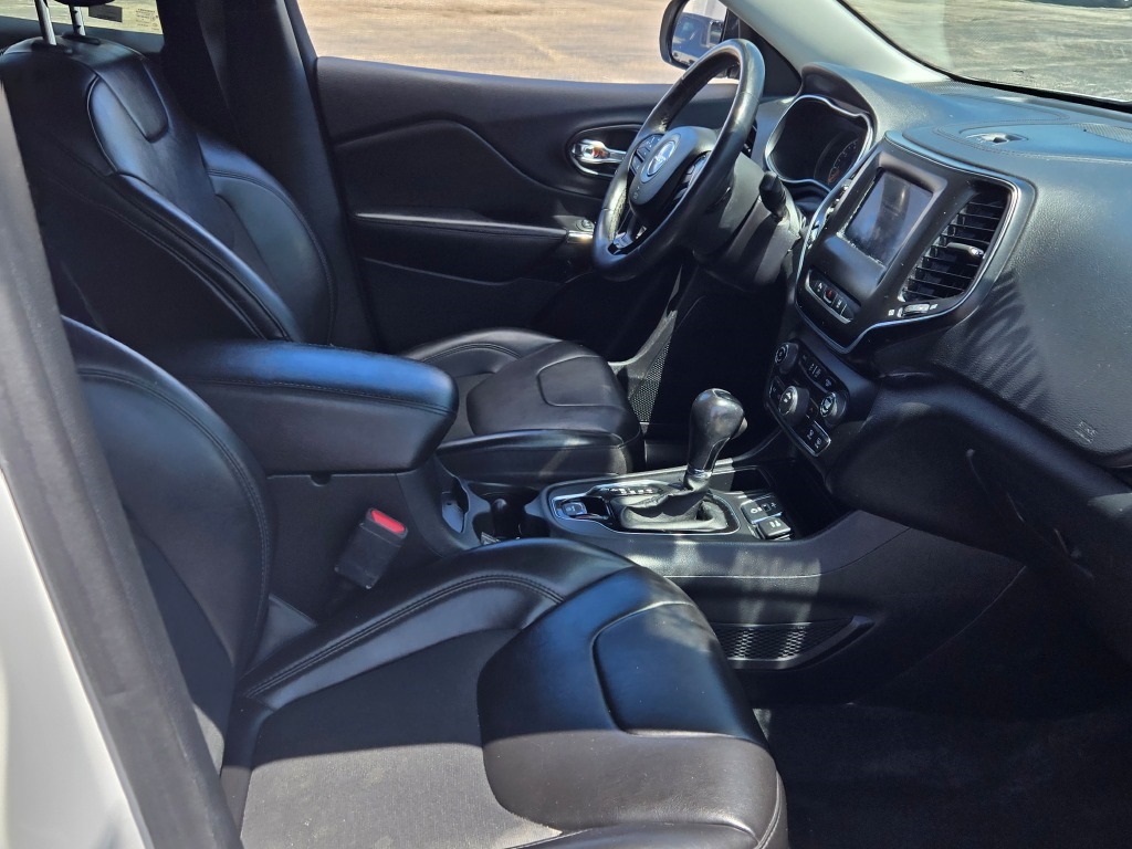 2021 Jeep Cherokee Altitude photo 2