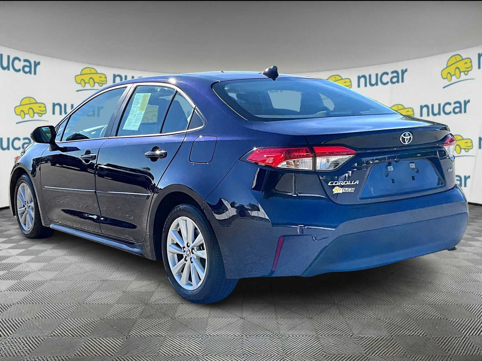 2024 Toyota Corolla LE photo 3