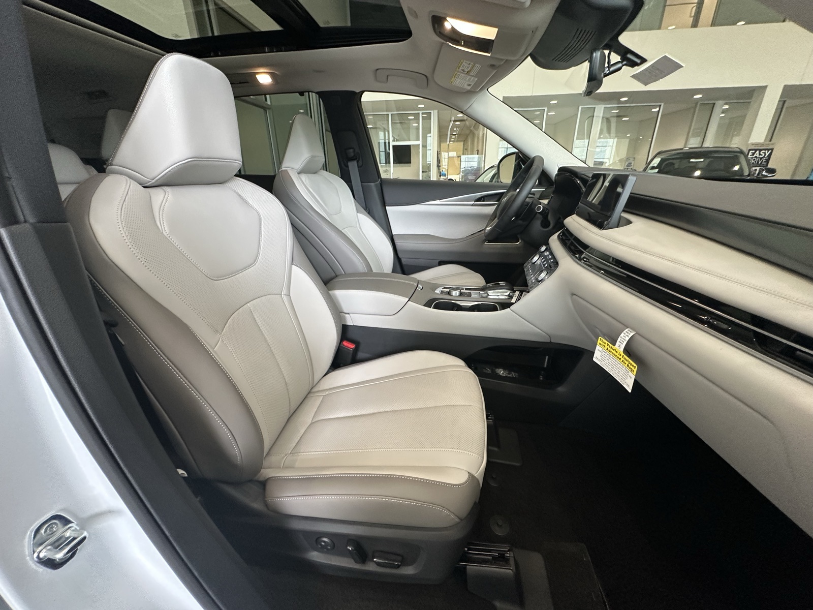 2026 Infiniti QX60 Luxe photo 36