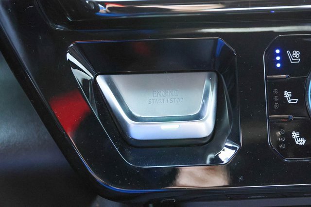 Used 2024 Summit White GMC AT4 image 32