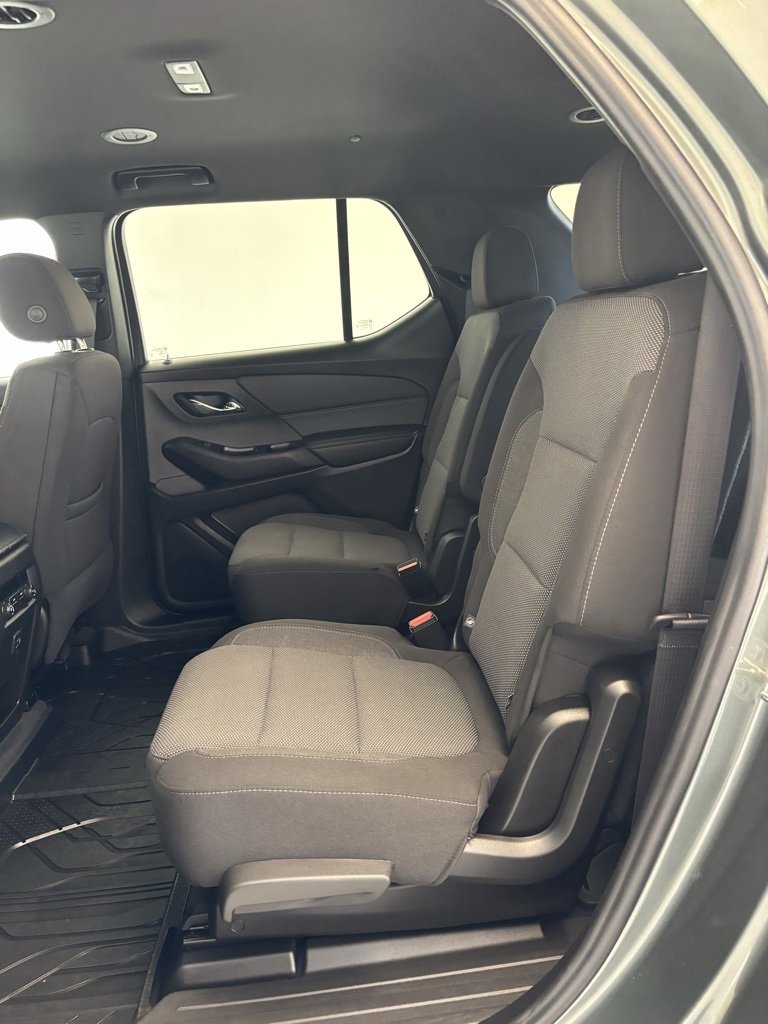 2023 Chevrolet Traverse Cloth photo 15