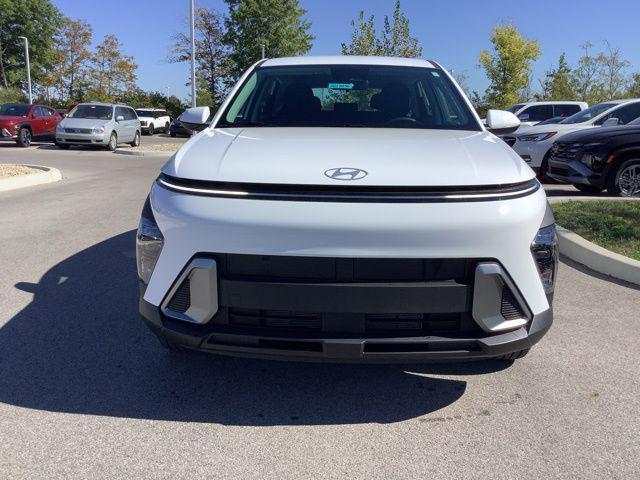 2026 Hyundai Kona SE photo 3