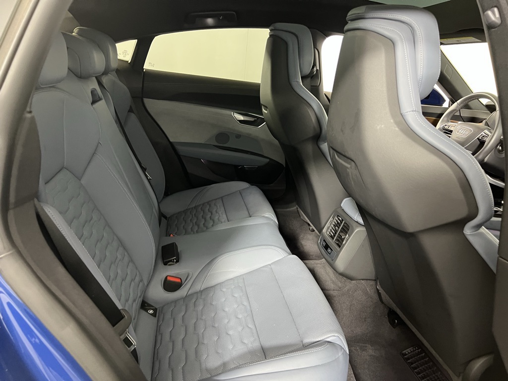 2024 Audi e-tron GT Premium Plus photo 26