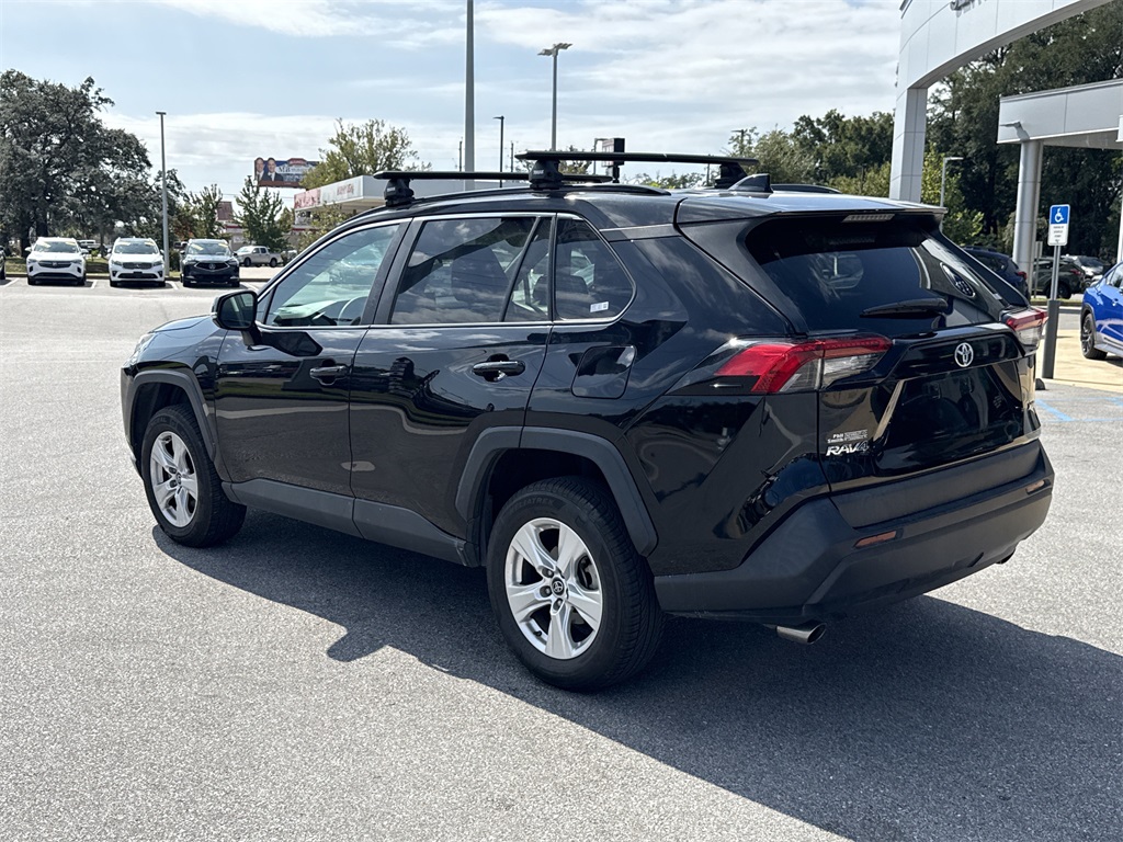 2019 Toyota RAV4 XLE photo 4