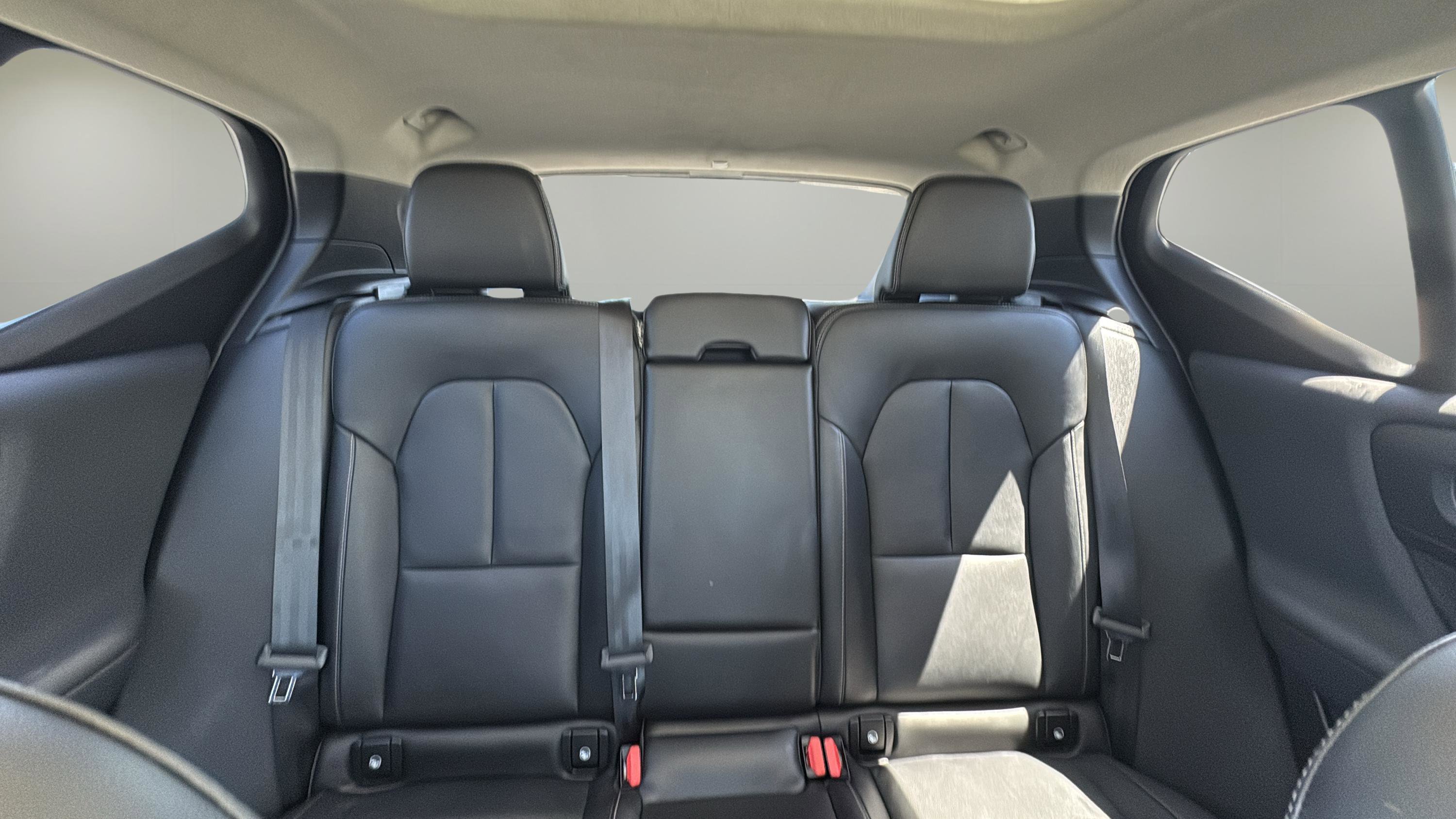 2024 Volvo XC40 AWD Core photo 13