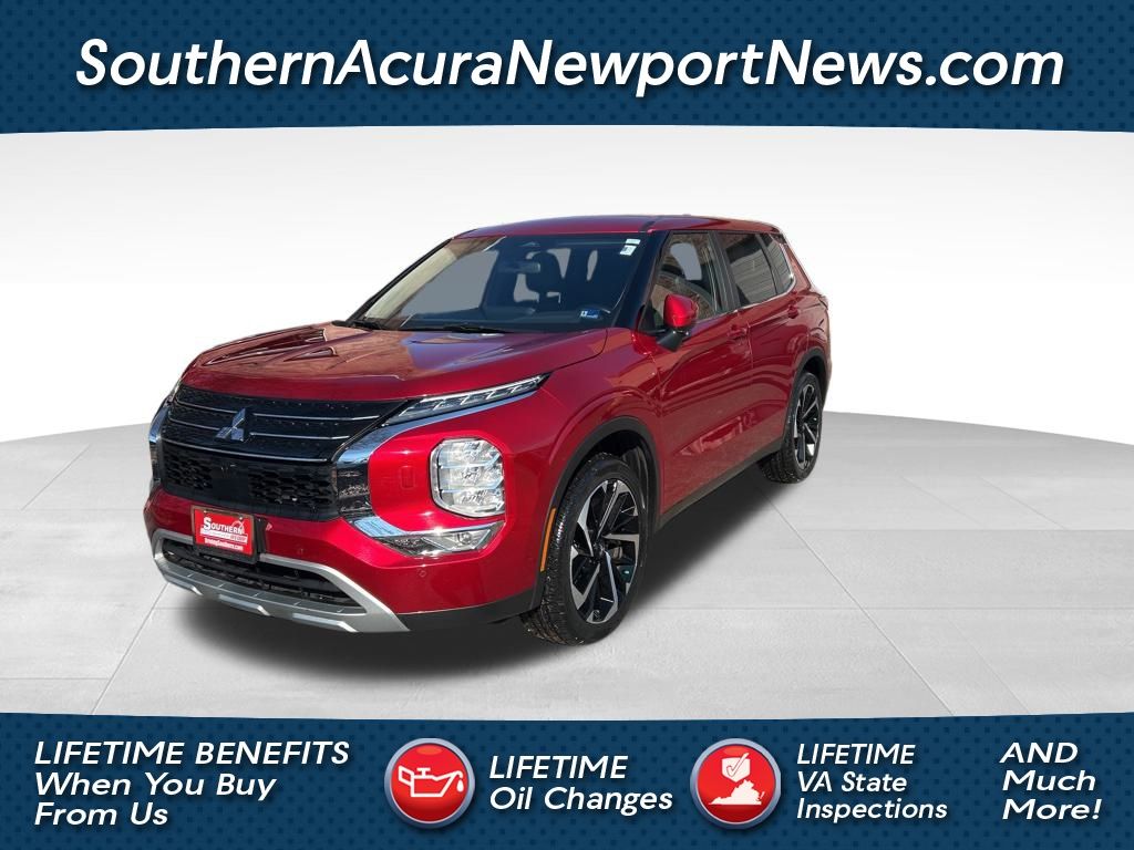 2024 Mitsubishi Outlander SE's photo